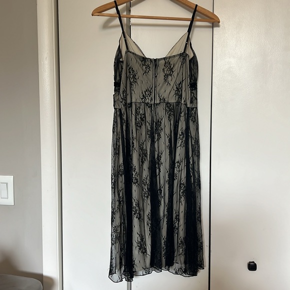 Cream dress with black lace overlay - Picture 4 of 7